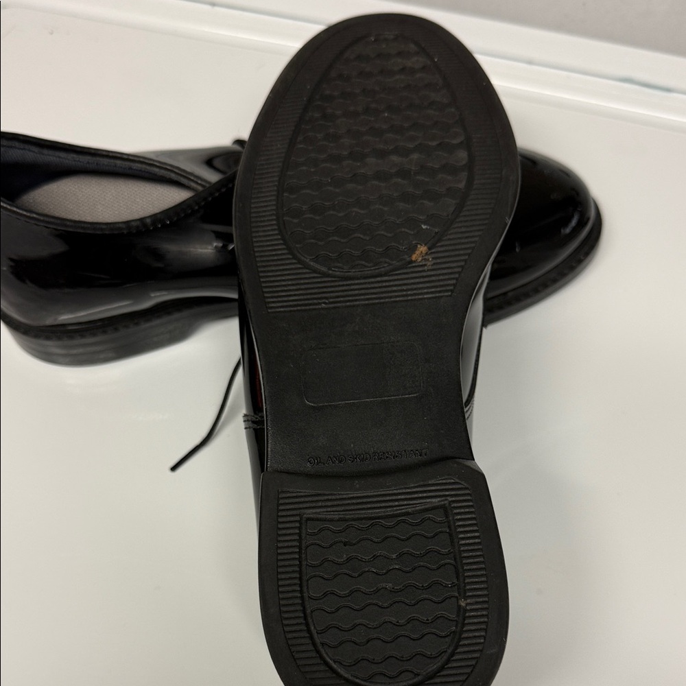 Classic Black Patent Derby Shoes for Men - oil and skid resistant - Picture 5 of 7